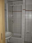 Dusche der 1-Zimmer-Wohnung